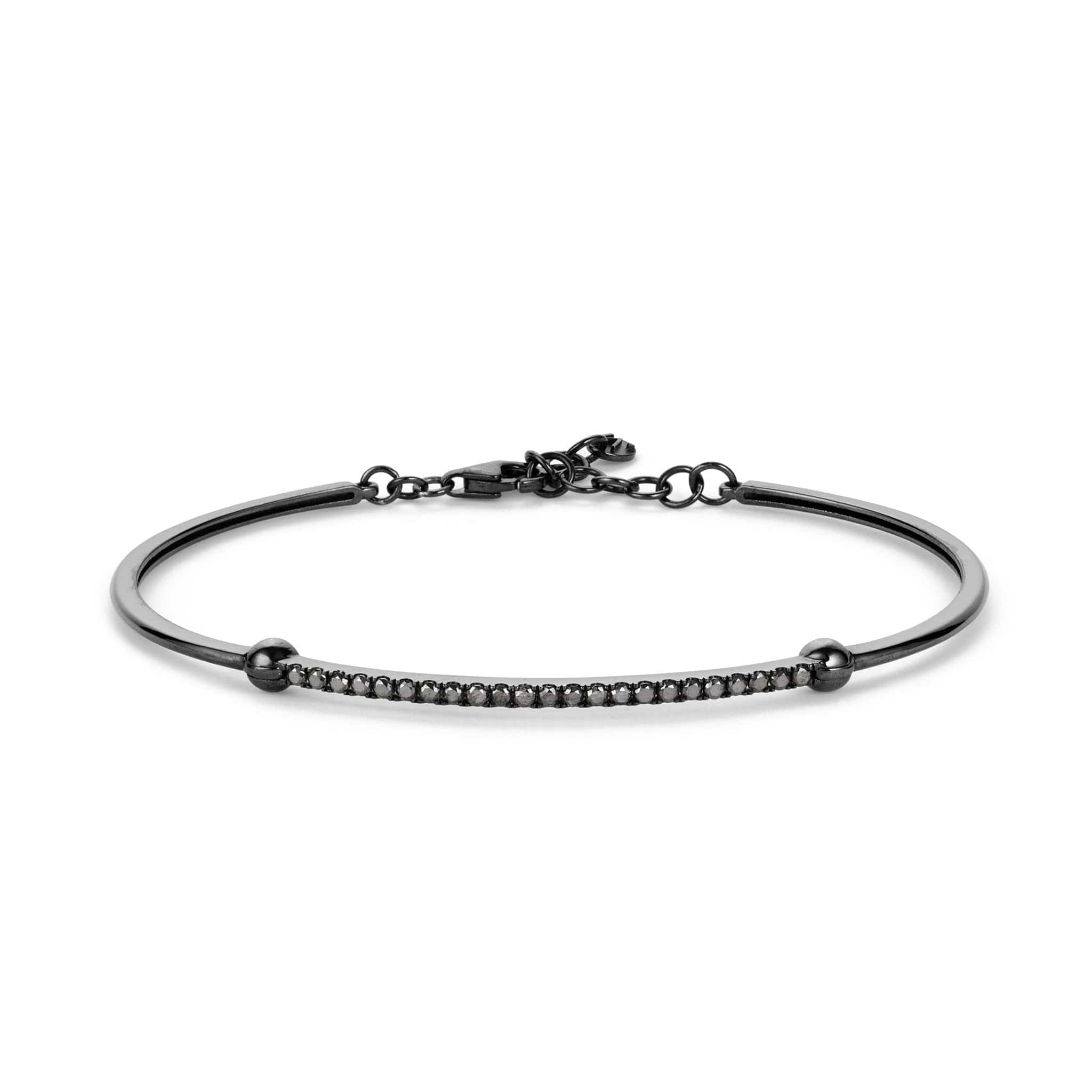 Front shot of serene bar diamond bracelet 