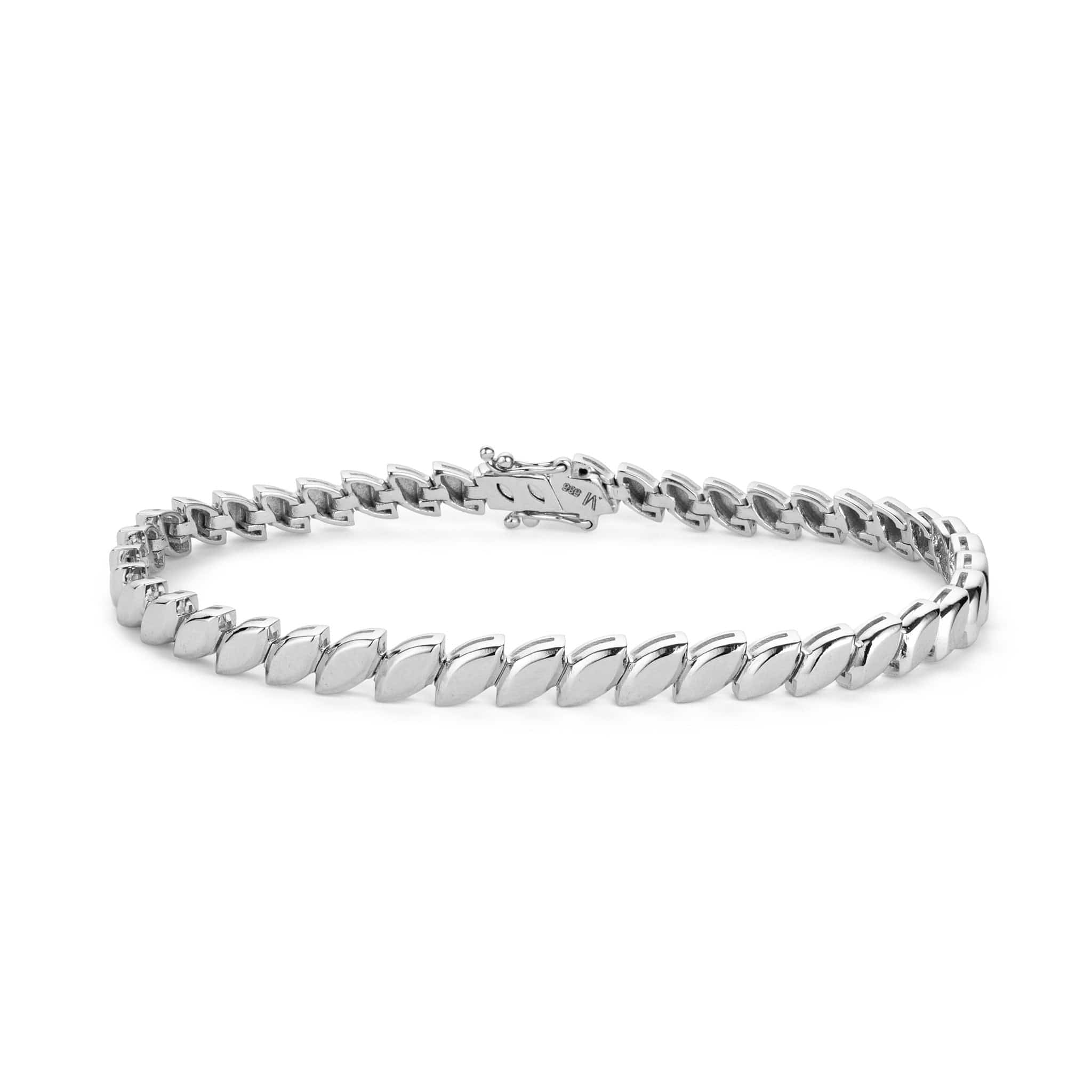 Front shot of Luna elegant gold bracelet